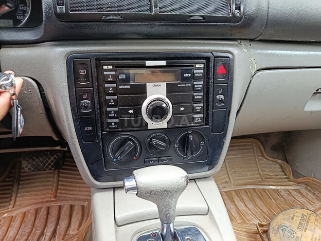 Volkswagen Passat-11