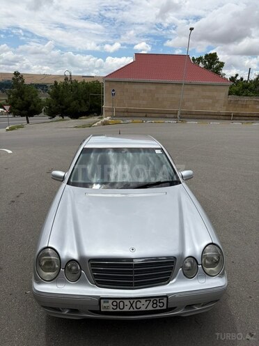 Mercedes E 220-3