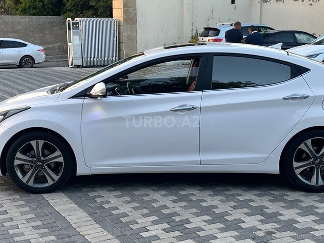 Hyundai Avante-5