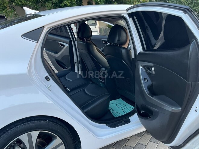 Hyundai Avante-16