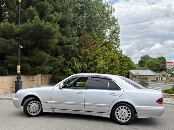Mercedes E 220-4