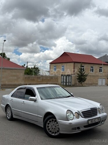 Mercedes E 220-10