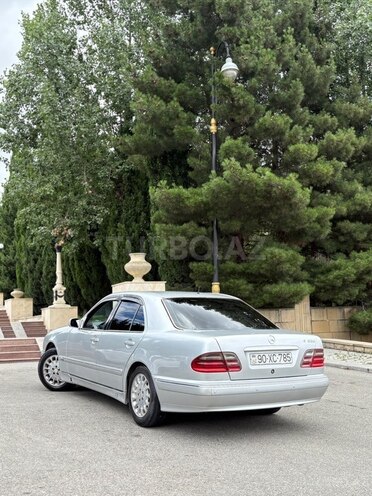 Mercedes E 220-5