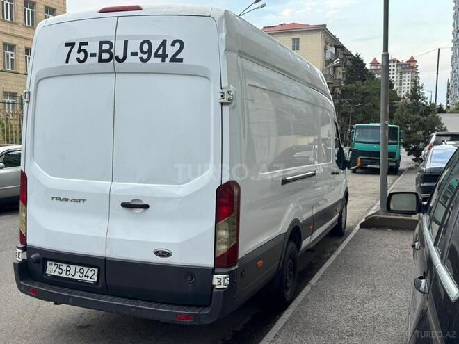 Ford Transit-8