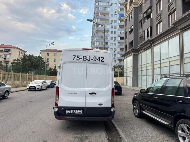 Ford Transit-9