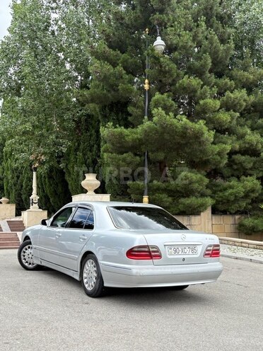 Mercedes E 220-7