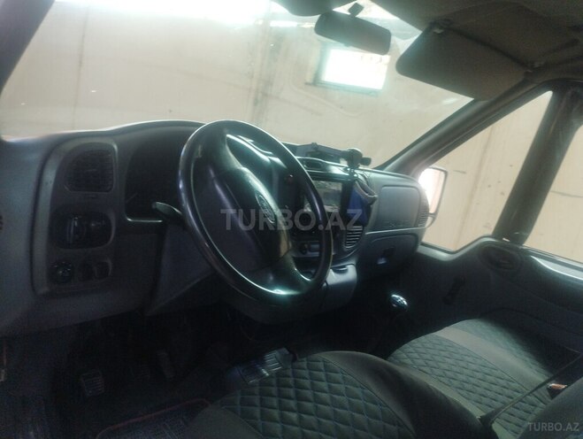 Ford Transit-3