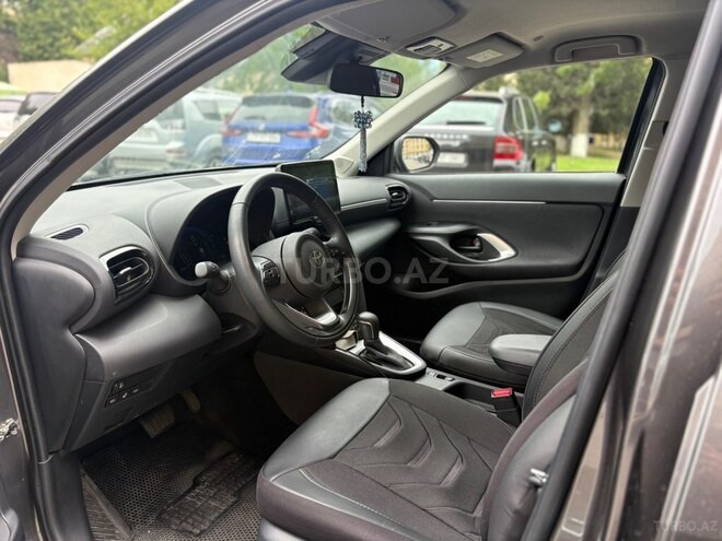 Toyota Yaris Cross-12