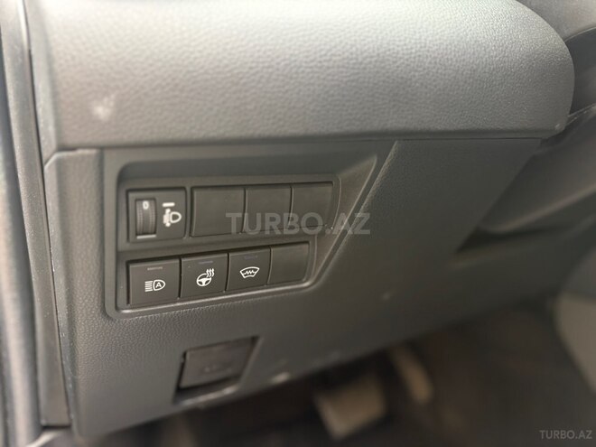 Toyota Yaris Cross-11