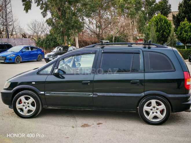 Opel Zafira-5