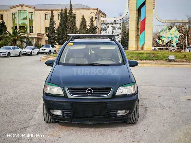 Opel Zafira-1
