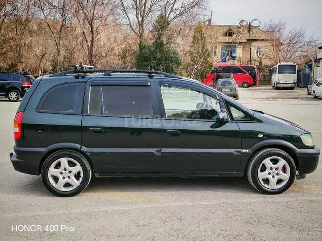 Opel Zafira-4