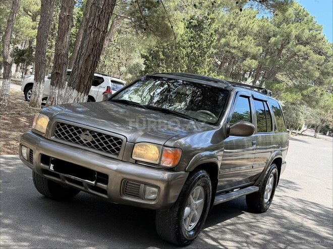 Nissan Pathfinder-2