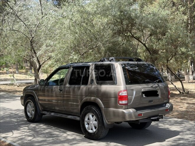 Nissan Pathfinder-7