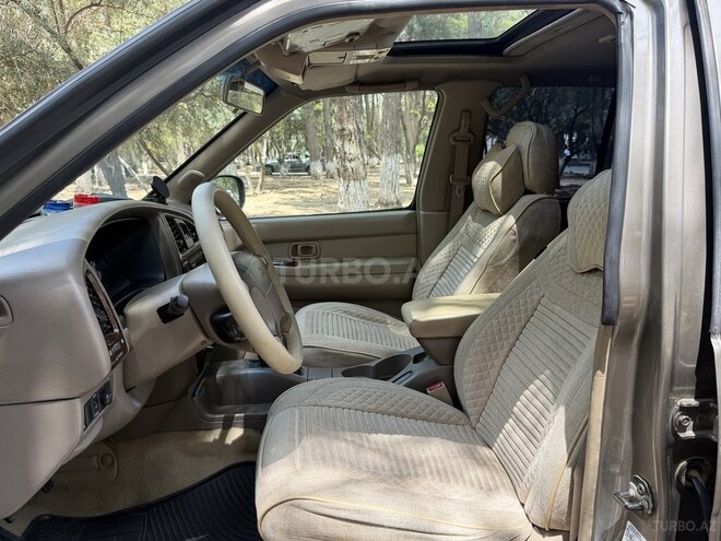 Nissan Pathfinder-9
