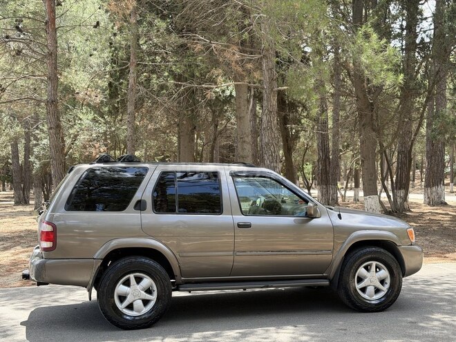 Nissan Pathfinder-6