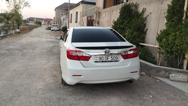 Toyota Camry-8