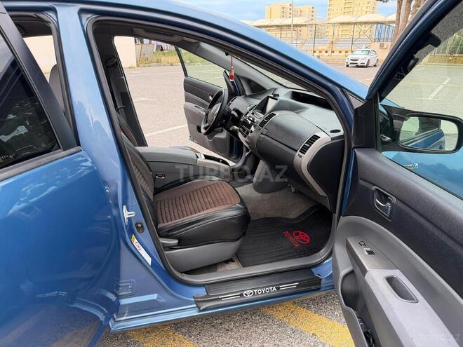 Toyota Prius-5