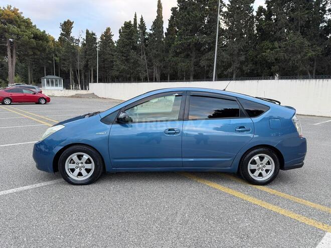 Toyota Prius-12
