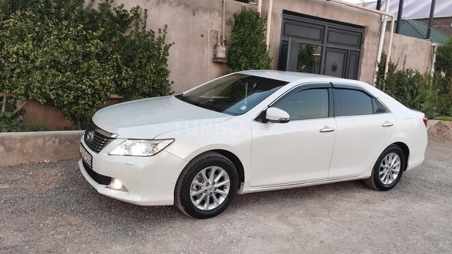 Toyota Camry-15