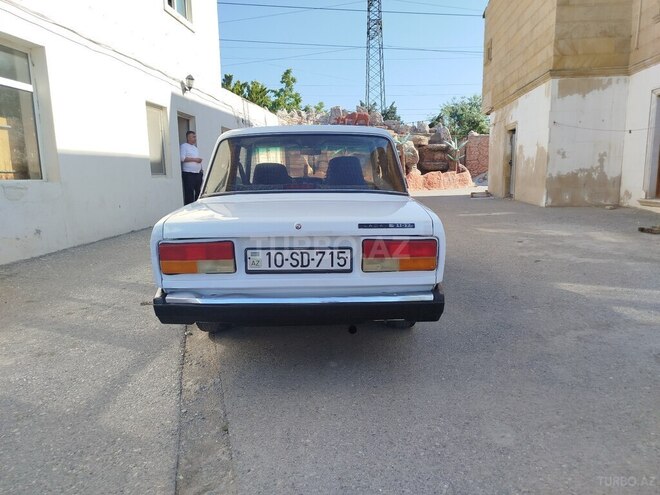 LADA (VAZ) 2107-2