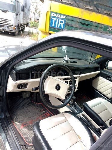 Mercedes 190-3
