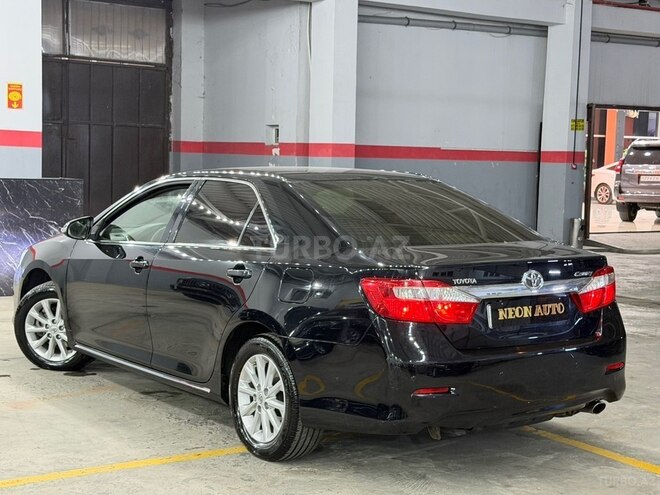Toyota Camry-5