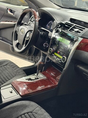 Toyota Camry-11