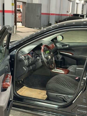 Toyota Camry-8