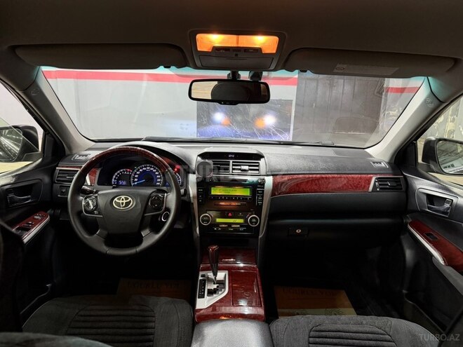 Toyota Camry-14