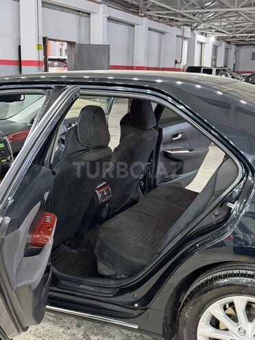 Toyota Camry-13