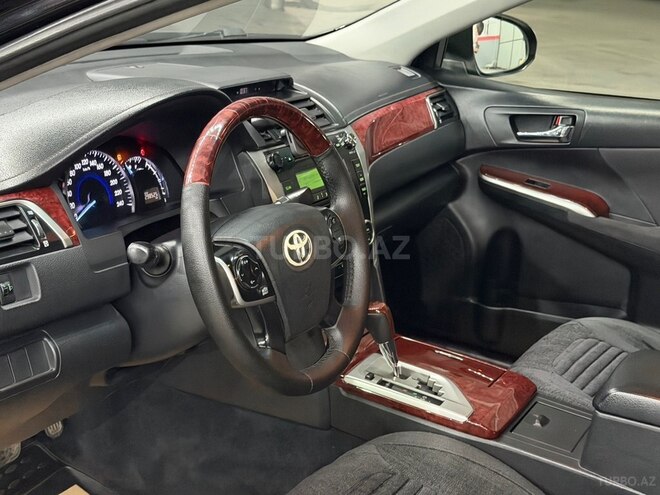 Toyota Camry-9