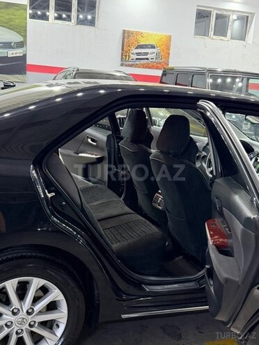 Toyota Camry-12