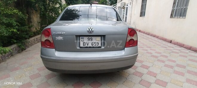 Volkswagen Passat-8