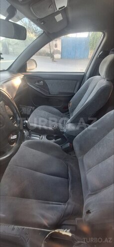 Hyundai Elantra-4