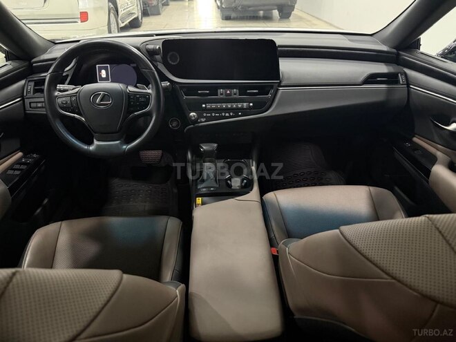 Lexus ES 300h-8