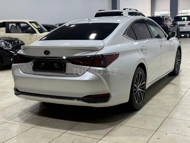 Lexus ES 300h-5