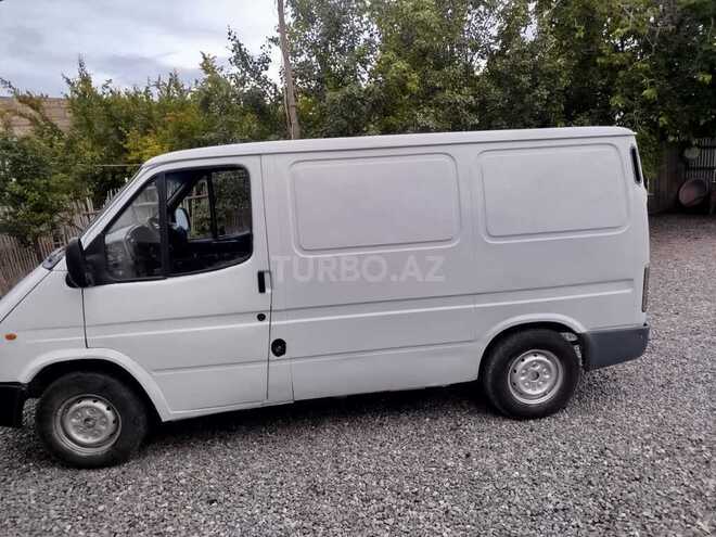 Ford Transit-2