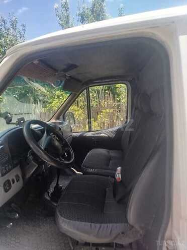 Ford Transit-4