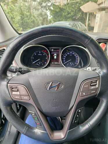 Hyundai Santa Fe-12