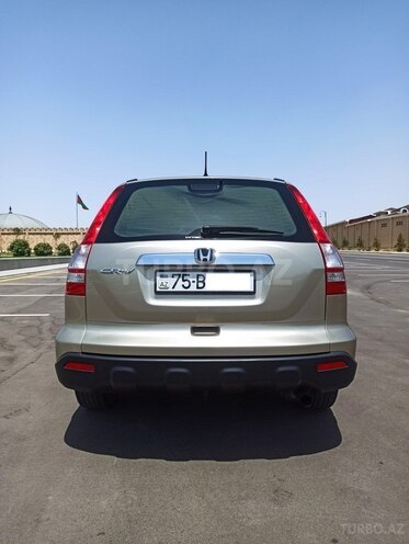 Honda CR-V-8