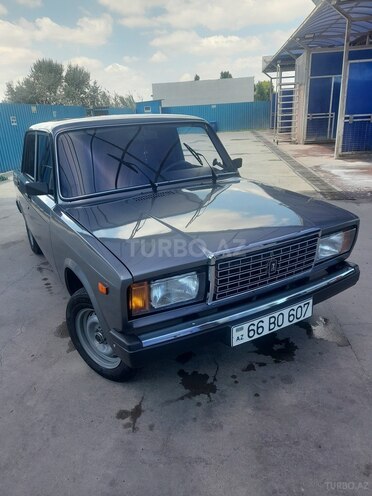LADA (VAZ) 2107-1