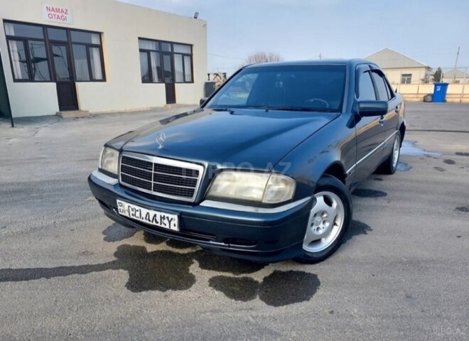 Mercedes C 220-1