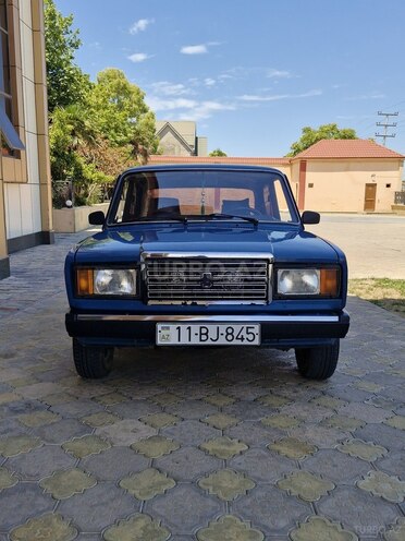 LADA (VAZ) 2107-2