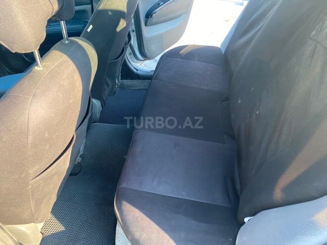 Toyota Prius-7