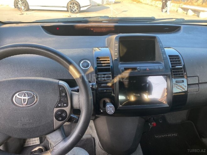 Toyota Prius-9