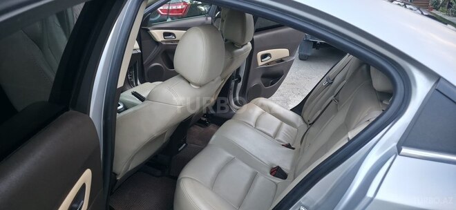 Chevrolet Cruze-11