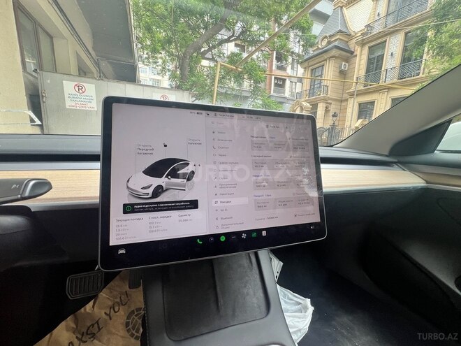 Tesla Model 3-11
