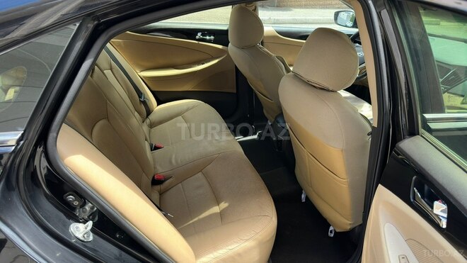 Hyundai Sonata-9