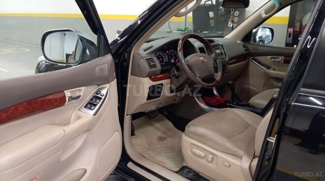 Toyota Land Cruiser Prado-11